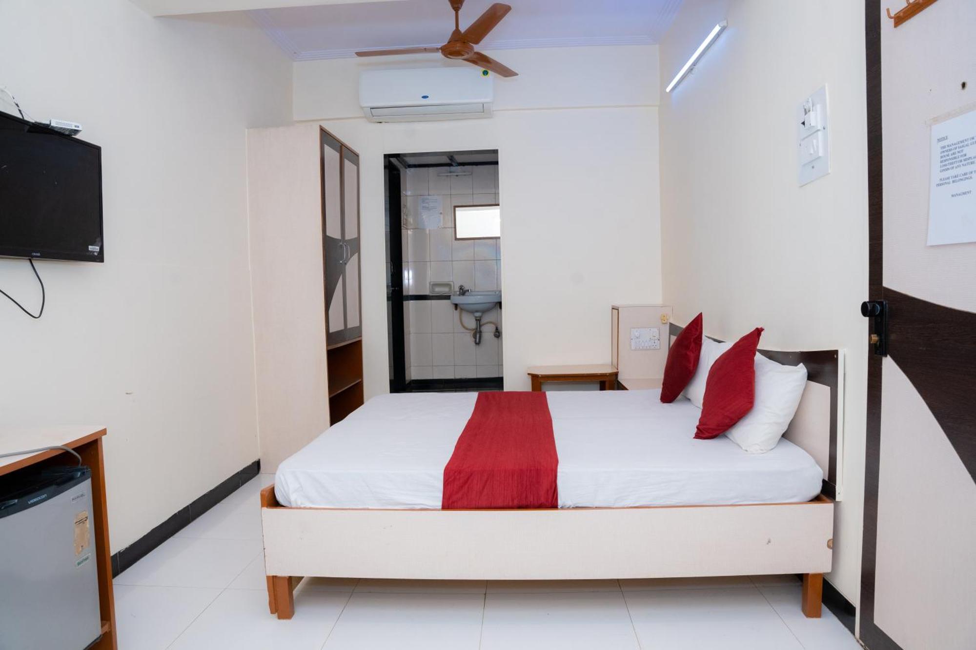 Saigal Guest House มุมไบ ภายนอก รูปภาพ