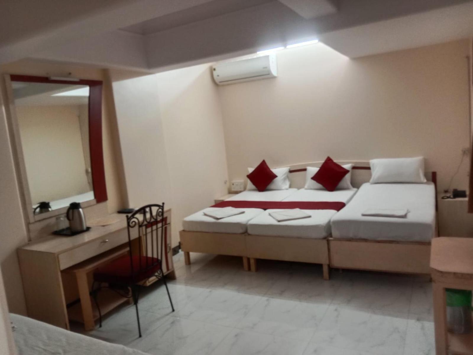 Saigal Guest House มุมไบ ภายนอก รูปภาพ