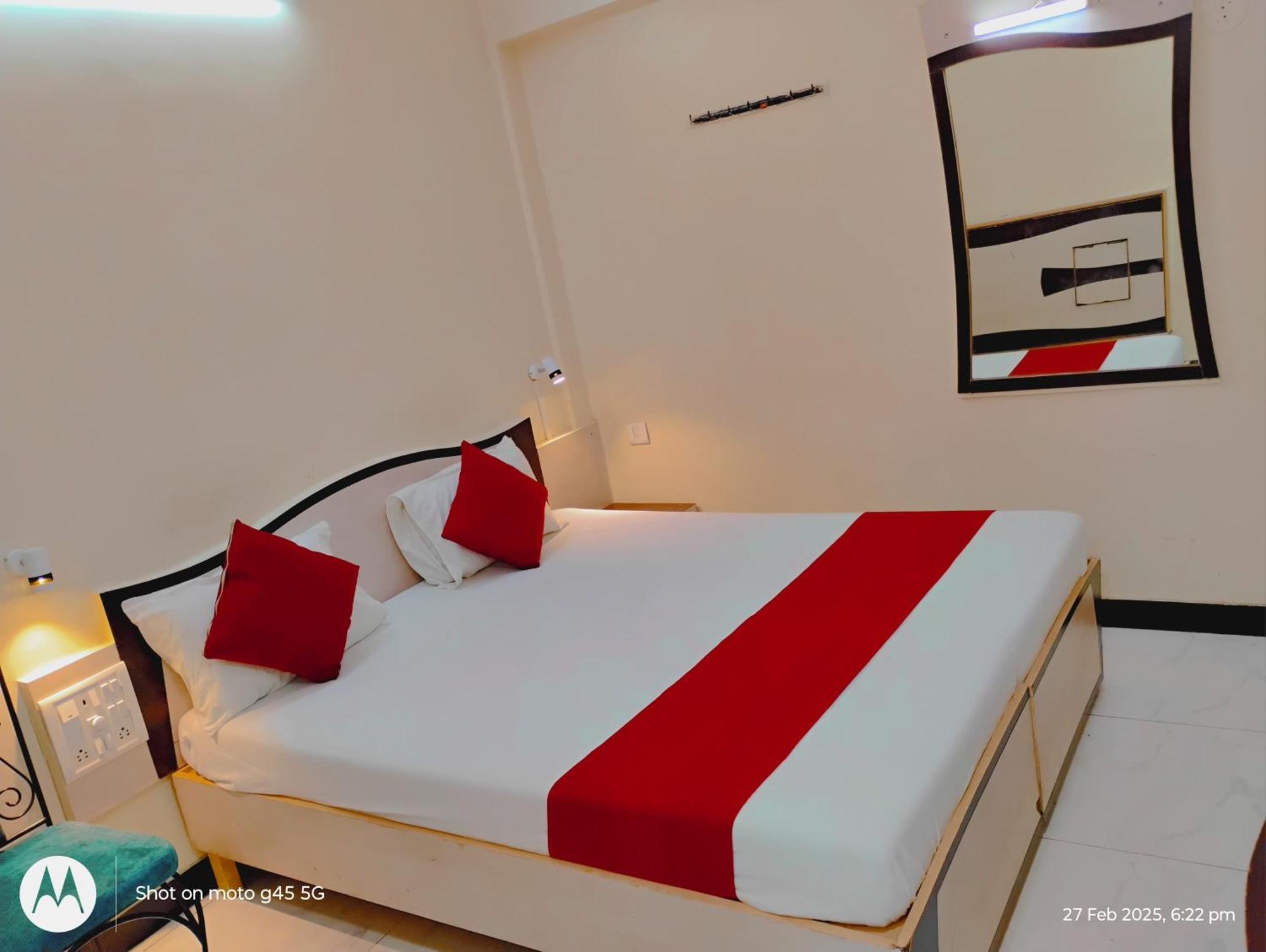 Saigal Guest House มุมไบ ภายนอก รูปภาพ