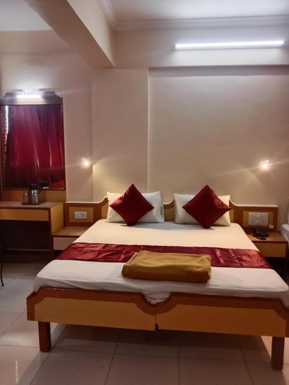 Saigal Guest House มุมไบ ภายนอก รูปภาพ