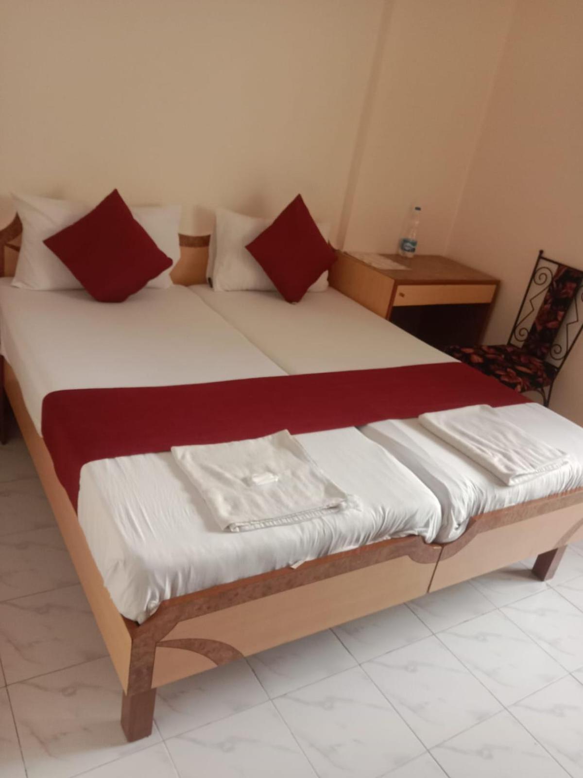 Saigal Guest House มุมไบ ภายนอก รูปภาพ